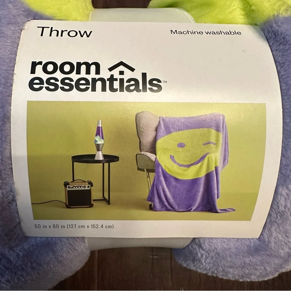 Target Room Essentials Smiley Chartreuse Flutter Throw Lightweight Blanket - Picture 3 of 6